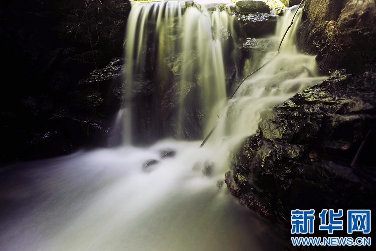 江西萬載:山泉瀑布美如畫 江西萬載:山泉瀑布美如畫