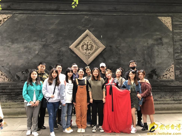 青春online行兩岸進行時 走進成都武侯祠感受三國韻味 青春online行兩岸進行時 走進成都武侯祠感受三國韻味