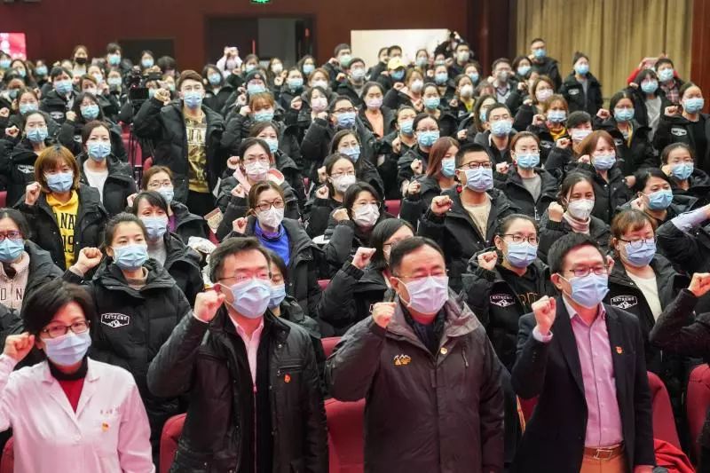 48小時,13省市近6200名醫護人員馳援武漢 48小時,13省市近6200名醫護人員馳援武漢