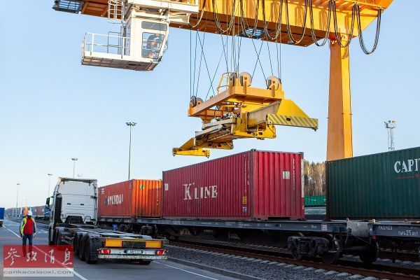 中歐班列成“一帶一路”上“新郵差” 中歐班列成“一帶一路”上“新郵差”