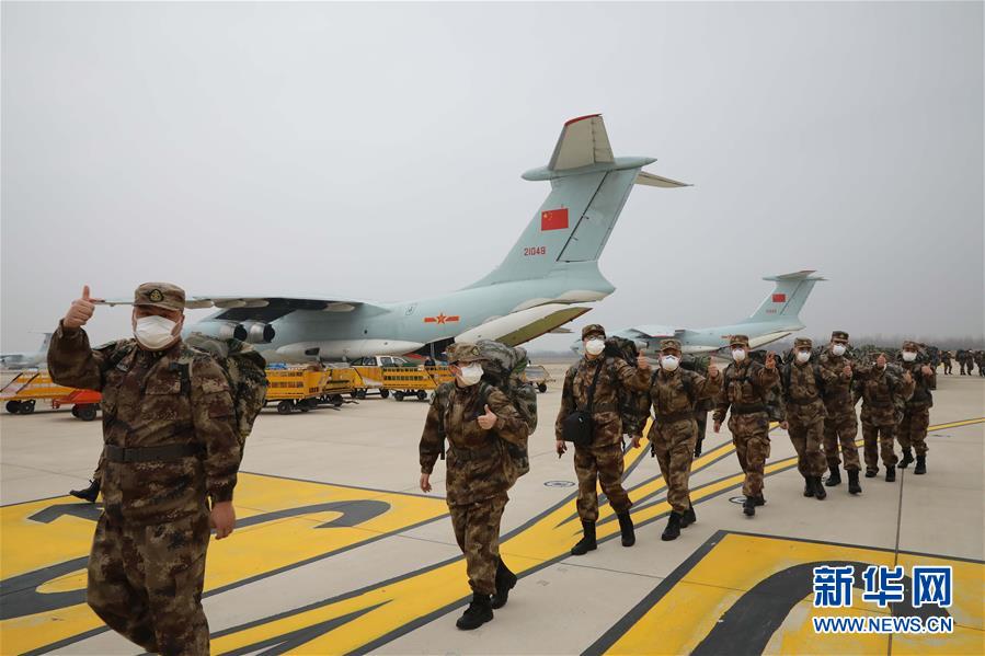 起飛,在人民最需要的時刻——中部戰區空軍航空兵某團支援湖北抗“疫”空運記事 起飛,在人民最需要的時刻——中部戰區空軍航空兵某團支援湖北抗“疫”空運記事