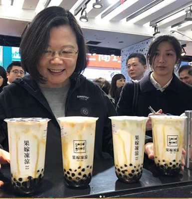 台北議員痛批蔡英文拍片:"網紅'內閣'"解決不了民怨 台北議員痛批蔡英文拍片:"網紅'內閣'"解決不了民怨