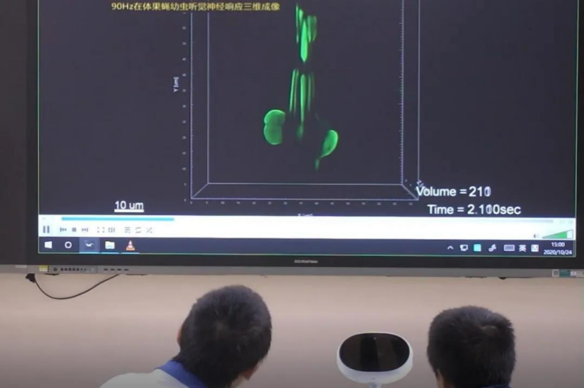 北京一零一中三節課 讓你看懂未來智慧課堂的模樣 北京一零一中三節課 讓你看懂未來智慧課堂的模樣_fororder_北京一零一中三節課 讓你看懂未來智慧課堂的模樣3280