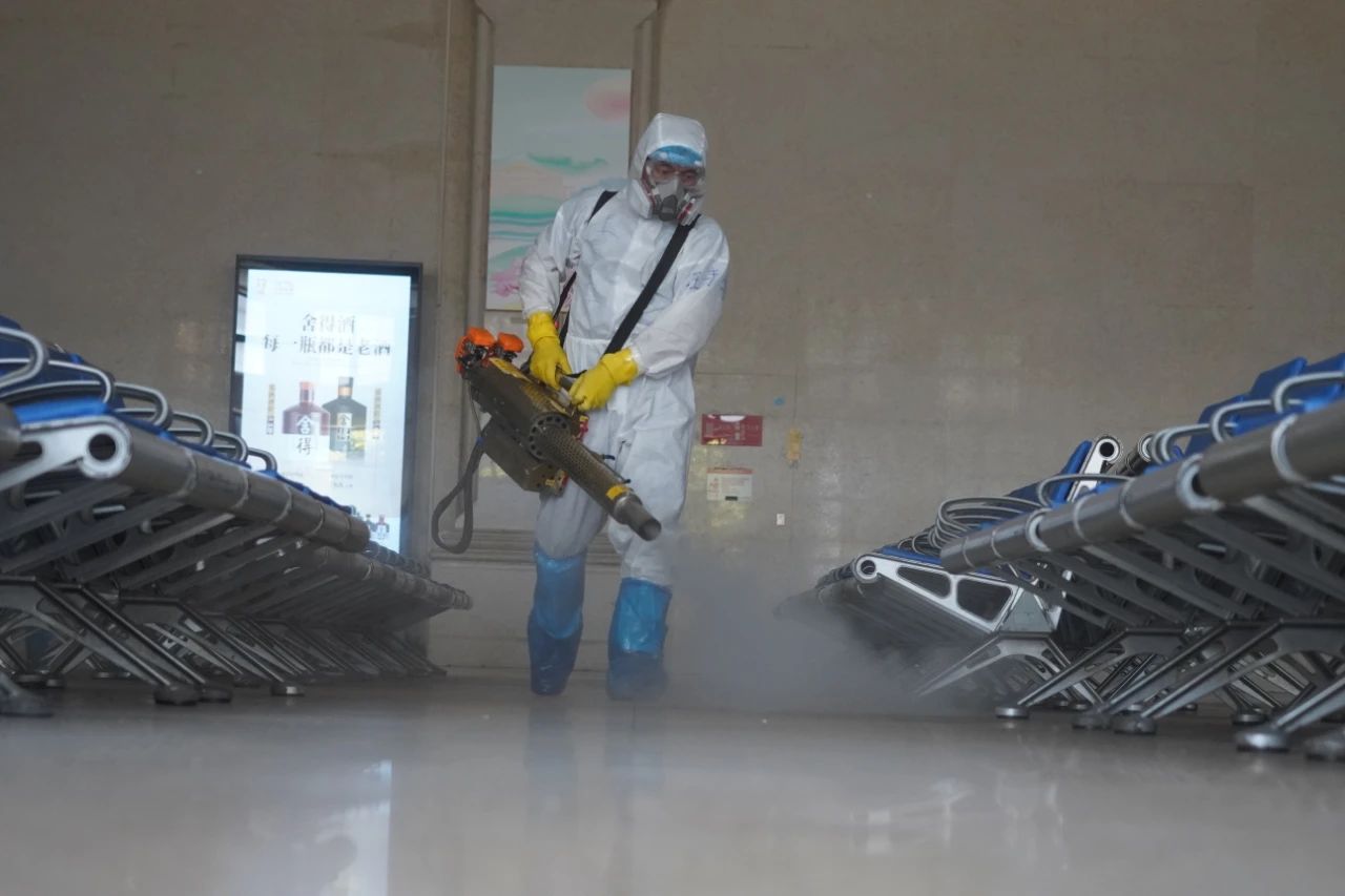 堪比大片!武漢漢口火車站全面消殺 堪比大片!武漢漢口火車站全面消殺