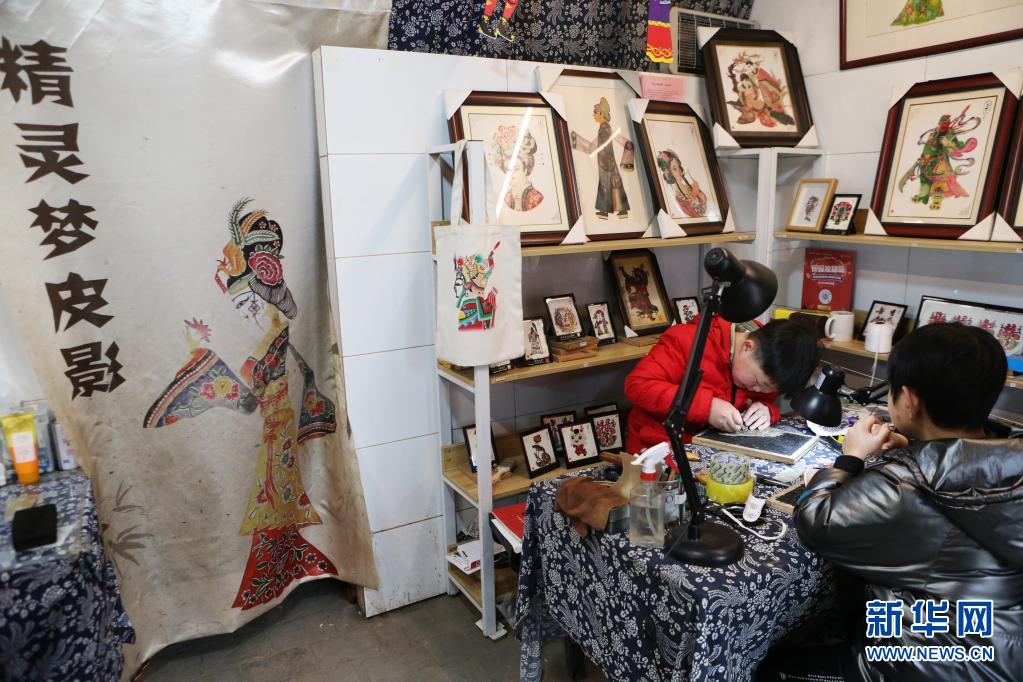 光影逐夢——“精靈”們的皮影人生 光影逐夢——“精靈”們的皮影人生