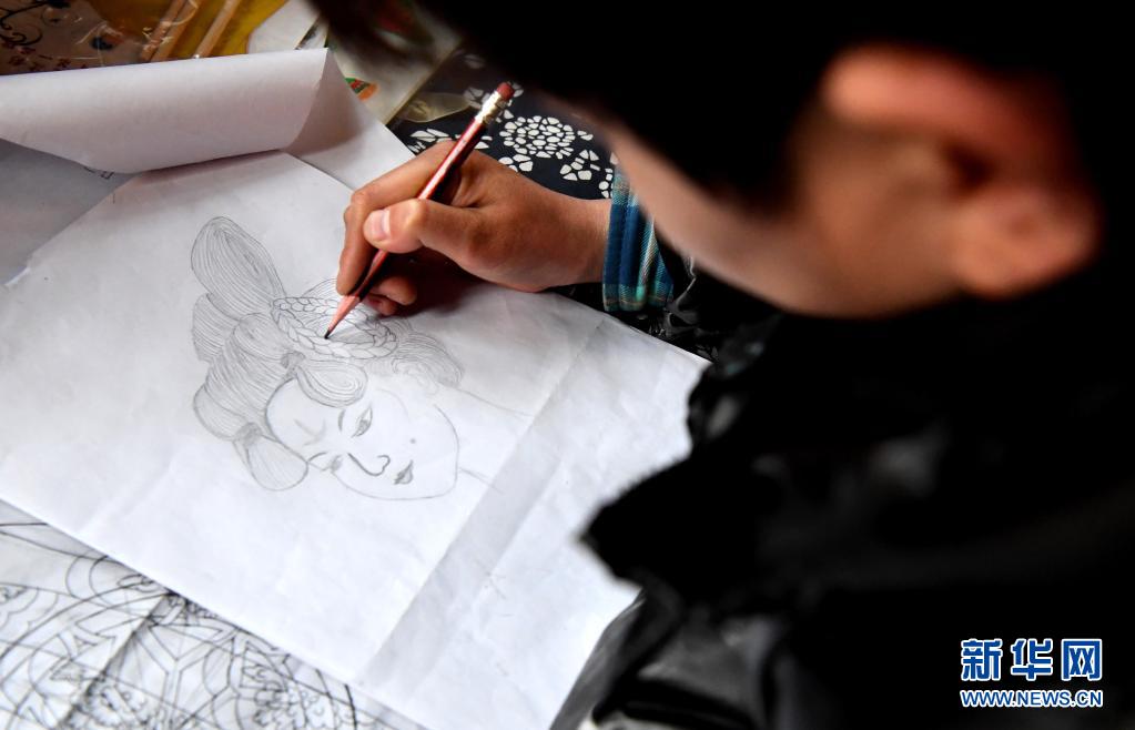 光影逐夢——“精靈”們的皮影人生 光影逐夢——“精靈”們的皮影人生