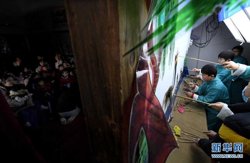 光影逐夢——“精靈”們的皮影人生 光影逐夢——“精靈”們的皮影人生