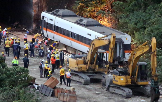 印度慰問太魯閣號事故也成大內宣? 沈富雄批:可恥幼稚 印度慰問太魯閣號事故也成大內宣? 沈富雄批:可恥幼稚