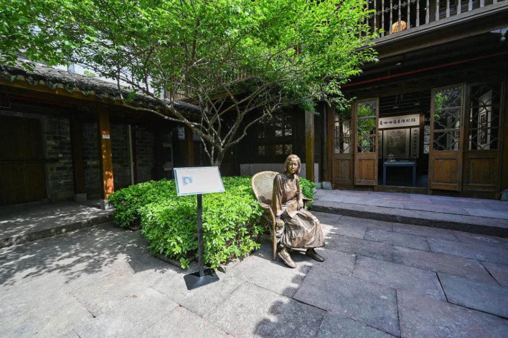 屠呦呦:青蒿素是中醫藥獻給世界的禮物 屠呦呦:青蒿素是中醫藥獻給世界的禮物