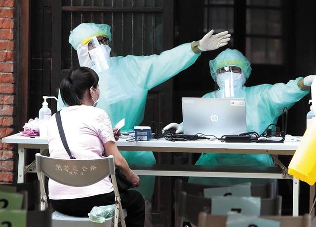 台灣若“停擺” 世界要“休克”?島內網友:閉嘴! 台灣若“停擺” 世界要“休克”?島內網友:閉嘴!