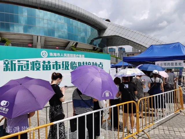 專訪張文宏:打疫苗去,否則真要吃虧 專訪張文宏:打疫苗去,否則真要吃虧