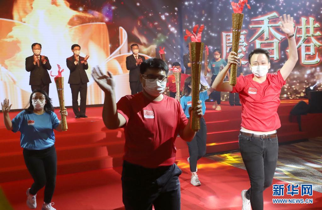 100歲與24歲——香港“7·1”慶雙生 100歲與24歲——香港“7·1”慶雙生