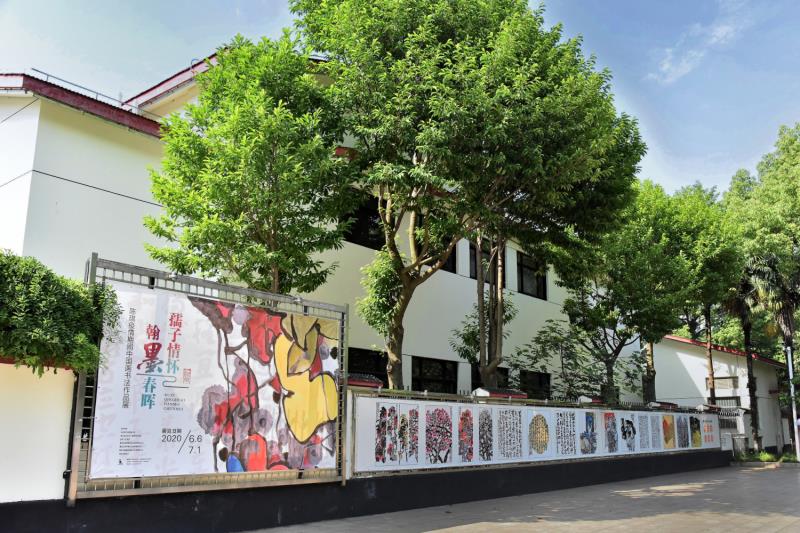 這個暖心的展覽回到上海,從中映出藝術家為戰疫作出的努力 這個暖心的展覽回到上海,從中映出藝術家為戰疫作出的努力