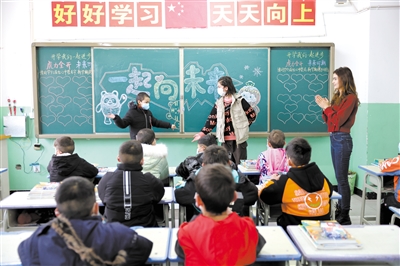 跨越500里，一輛校車的春天之旅_fororder_7_2110760686_b