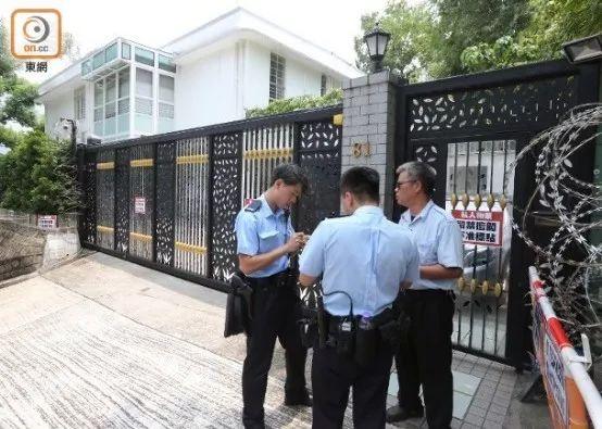 今天,又一個大漢奸的家被堵了! 今天,又一個大漢奸的家被堵了!