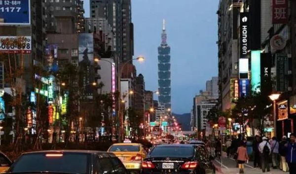 總臺海峽時評：民進黨當局與美方勾連是飲鴆止渴自取滅亡