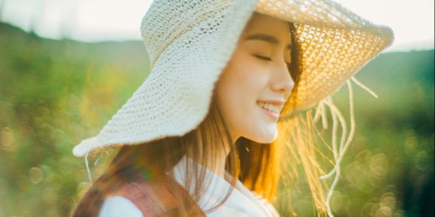 中傳校花唯美照 大自然中清新氣質盡顯