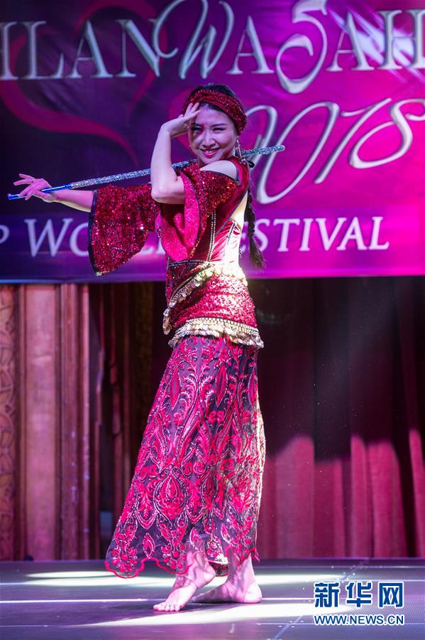 埃及肚皮舞節上的中國舞者 埃及肚皮舞節上的中國舞者