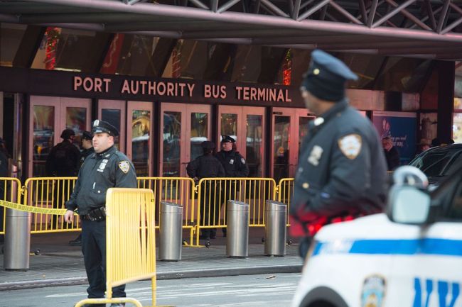 Police respond to a reported explosion at the Port Authority Bus Terminal in New York on December 11, 2017. [Photo: VCG]