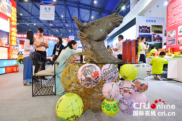 La zone d’exposition de l’industrie de lanternes colorées de Zigong (Photographe : Liao Zhiquan)