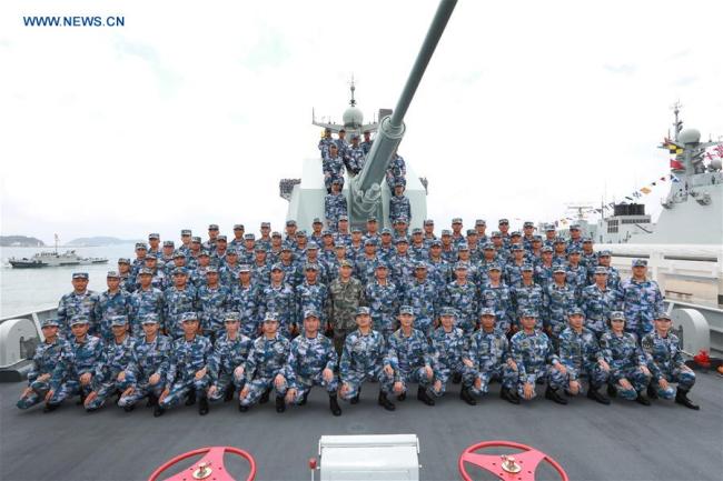 Xi Jinping passe en revue la marine en mer de Chine méridionale