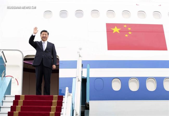 Си Цзиньпин прибыл в Ханой с государственным визитом во Вьетнам
