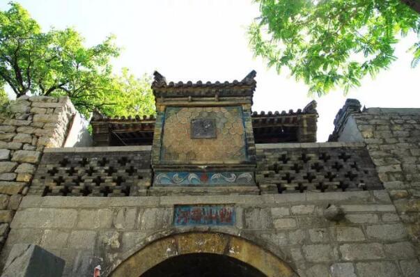 Каменная деревня в пригороде Пекина (2)