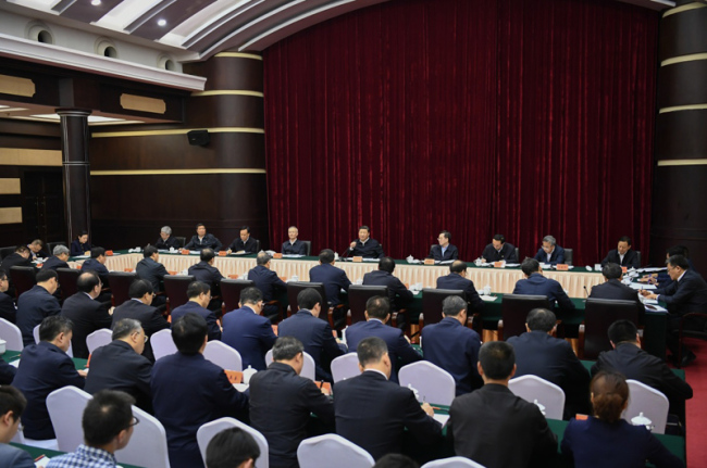 Си Цзиньпин призвал к достижению окончательной победы в борьбе с бедностью для успешного выстраивания среднезажиточного общества