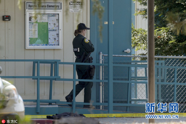 امریکہ کی ریاست کیلیفورنیا میں ایک پرائمری اسکول کے نزدیک ہونے والی فائرنگ سے حملہ آور سمیت کم از کم پانچ افراد ہلاک