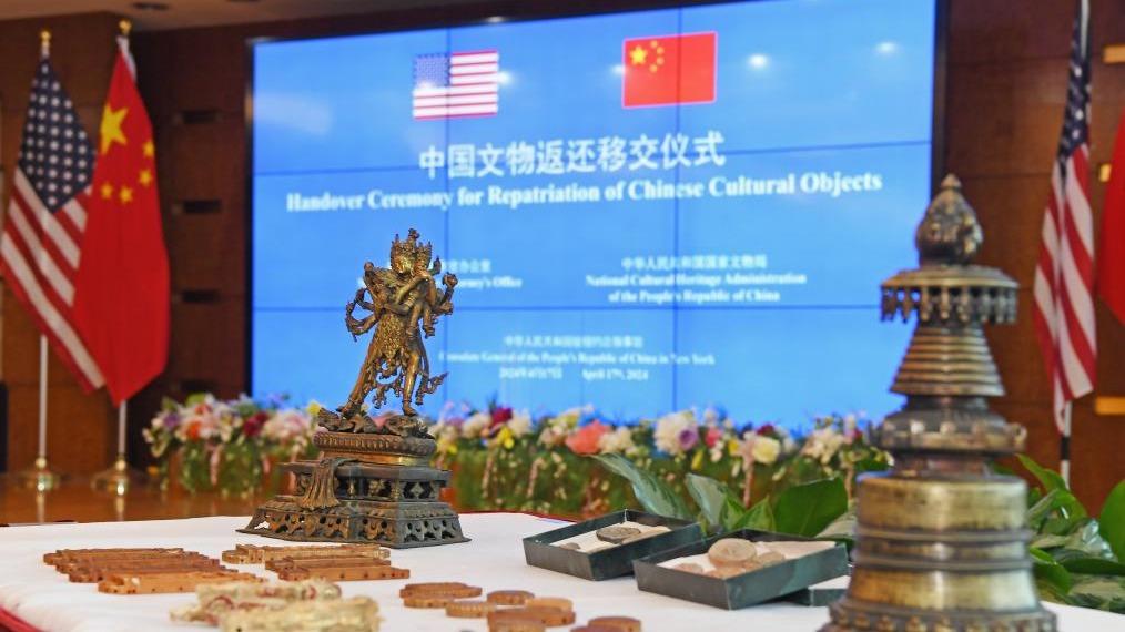 الولايات المتحدة تعيد 38 قطعة من الآثار الثقافية إلى الصين في خطوة تشير إلى تعزيز التبادلات الثقافية