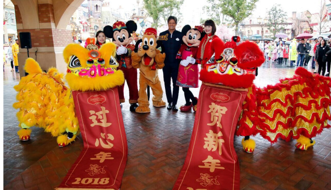 Parque Disney de Shanghai celebra Año del Perro