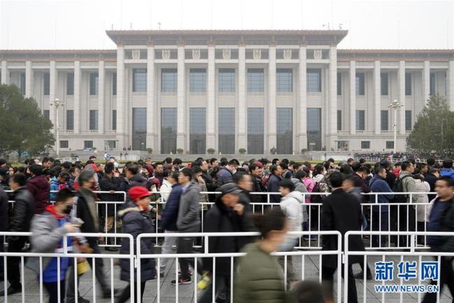Une grande exposition commémorant le 40e anniversaire du lancement de la politique de réforme et d'ouverture de la Chine a ouvert ses portes en novembre au Musée national de Chine, à Beijing. En à peine un mois, l'événement a déjà reçu un total de 800000 visiteurs.