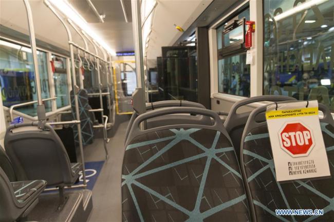Η φωτογραφία δείχνει την εσωτερική όψη του κινεζικού ηλεκτρικού λεωφορείου Yutong U12 στην Αθήνα, Ελλάδα, 21 Οκτωβρίου 2020. (φωτογραφία: Xinhua / Μάριος Λώλος)