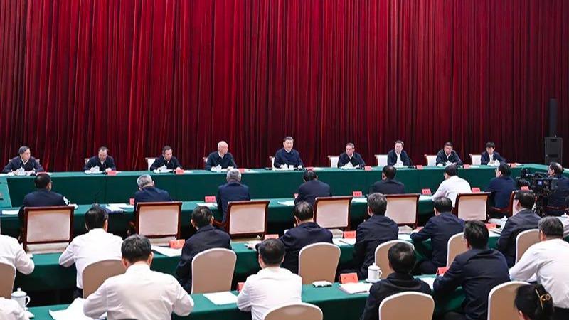 चीनका राष्ट्राध्यक्ष सी चिनफिङद्वारा याङसी नदी आर्थिक बेल्ट क्षेत्रको उच्च गुणस्तरीय विकासलाई अघि बढाउने गोष्ठीको अध्यक्षता