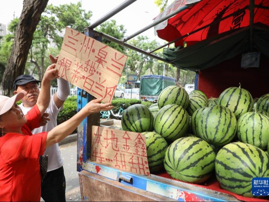 Tambah Gerai Sementara Mudahkan Pekebun Jual Buah-buahan