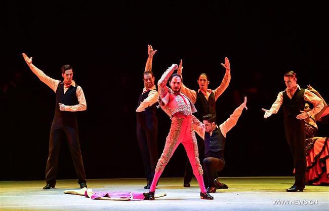 "Carmen Flamenco" est joué au théâtre du centre d'art du Henan, à Zhengzhou, capitale de la province centrale du Henan, le 19 novembre 2017. (Photo : Feng Dapeng)