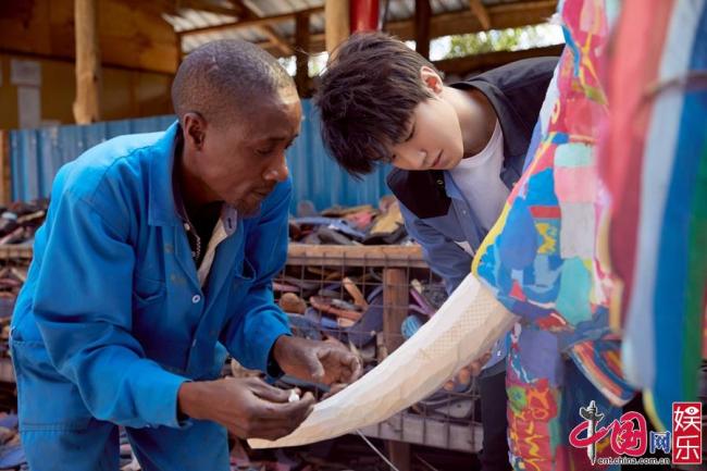 Благотворительная поездка Ван Цзюнькая в Африку