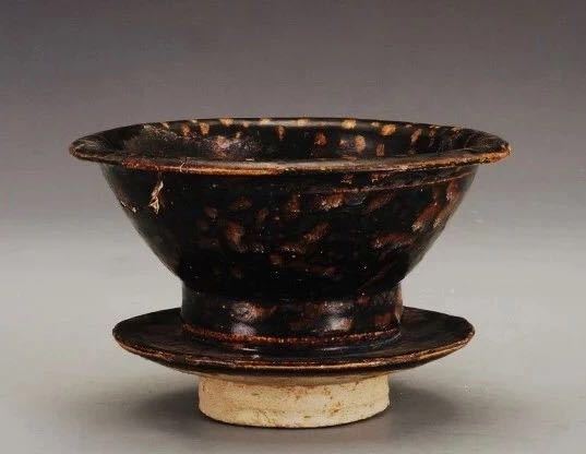 Выставка древней керамики в Столичном музее Пекина
