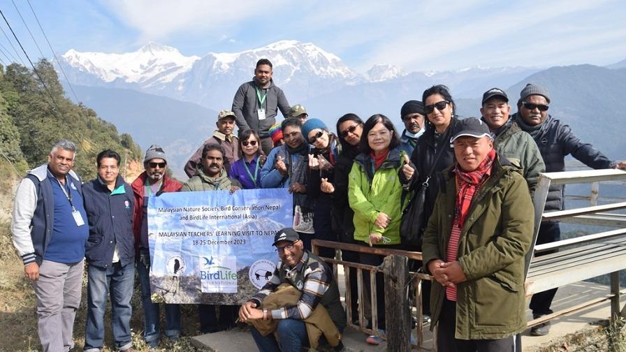 जलवायु सङ्कट परिणामबारे बुझ्न मलेसियाका वातावरण शिक्षकको टोली नेपालमा, हिमाली क्षेत्र तथा हिमतालको बारेमा अध्ययन गर्दै