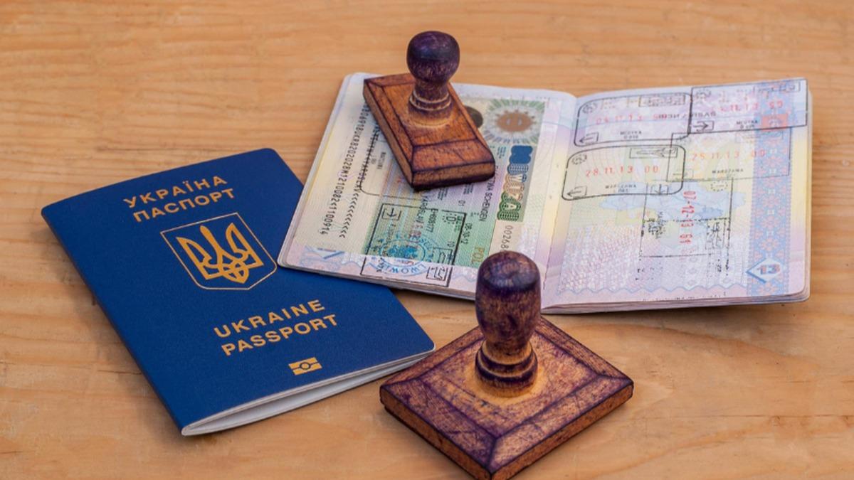 اوکراین صدور گذرنامه برای مردان خارج‌نشین را متوقف کردا