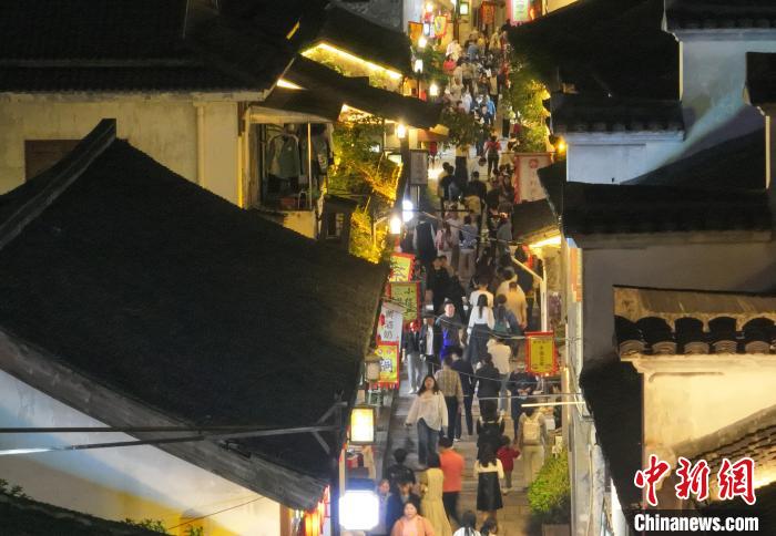Jalan Cangqiao Zhijie yang Mempesona