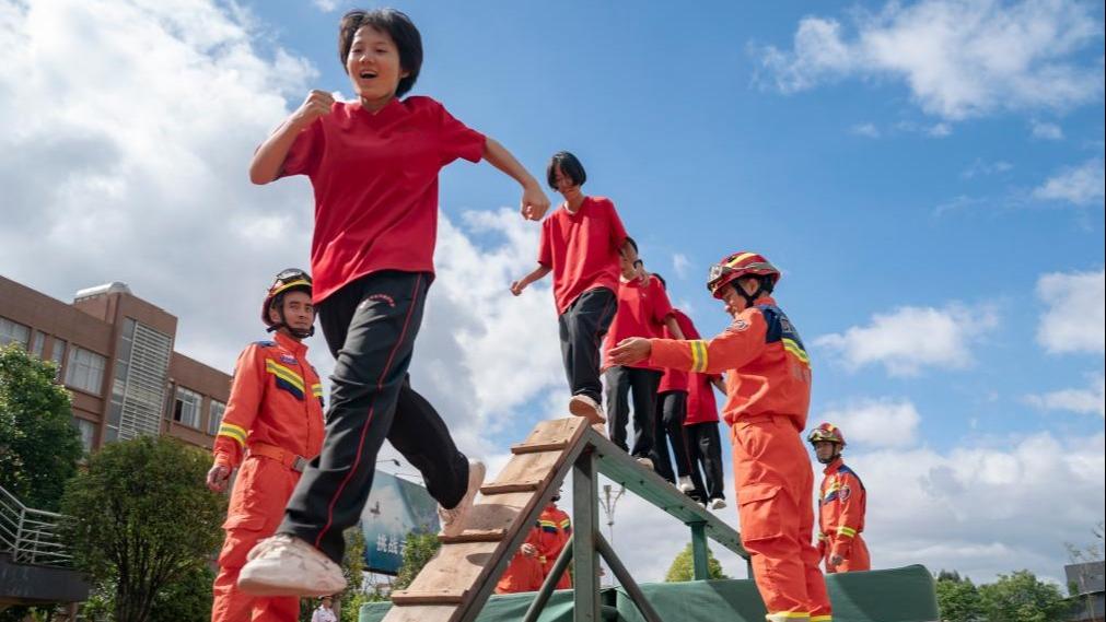 Ikuti Latihan Kebombaan Pada Cuti Sekolah Musim Panas