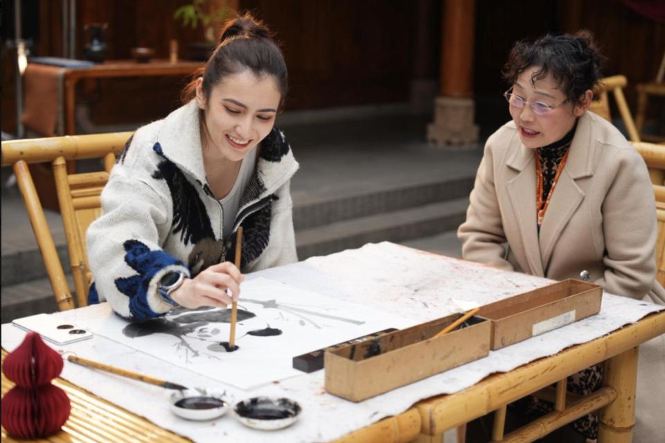 Mini Series Hello, Chengdu! Highlights China's 240-Hour Visa-Free Transit Policy_fororder_3