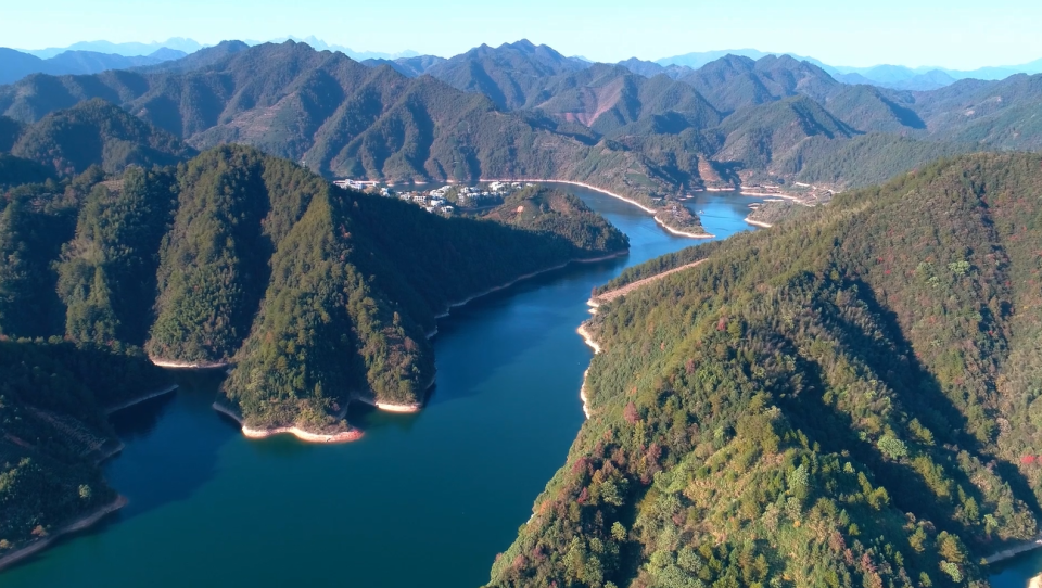 A Mountain Town Transforms into a Mini Series Creation Factory_fororder_螢幕截圖 2025-08-07 133654