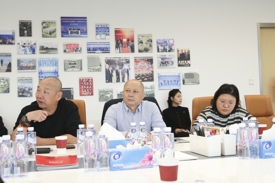 “AI+産教融合數字應用實驗室”成立暨掛牌儀式在滬舉行_fororder_LIU_4058(1)