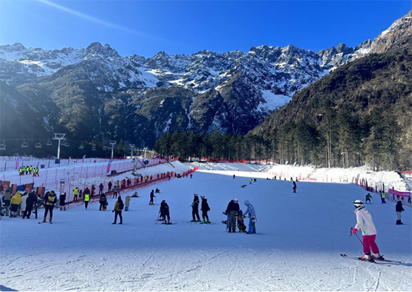 四川省第六屆全民健身冰雪季在汶川啟幕_fororder_未標題-1