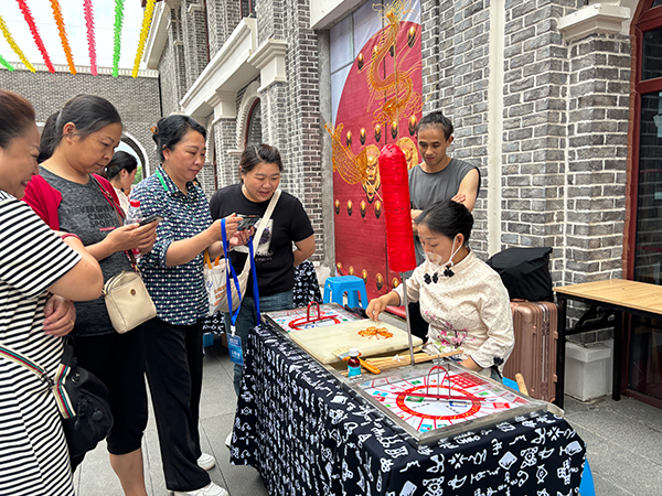 雅安市雨城區：西康長街煙火氣 千名賓客赴宴來_fororder_糖畫