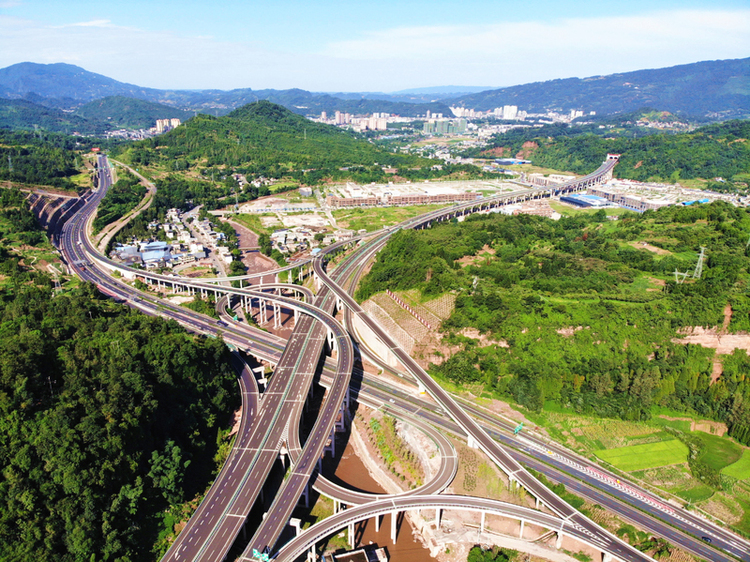 邛蘆滎高速公路項目啟動 雅安北部交通再提速_fororder_完善的路網結構讓域內交通更加通暢--供圖-雅安市交通運輸局