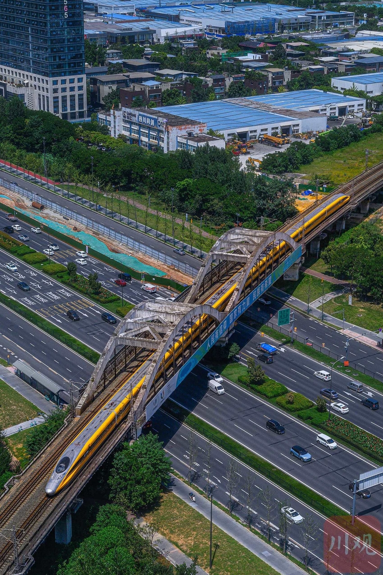 （轉載）追火車的人：用鏡頭“捕捉”飛奔的時代