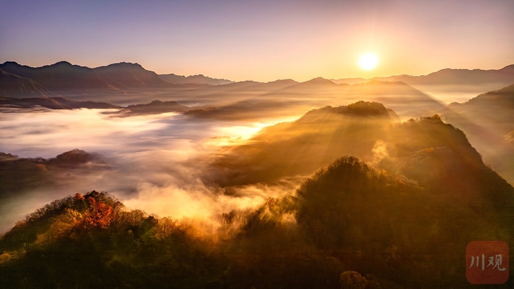 巴中光霧山：漫山紅葉醉遊人